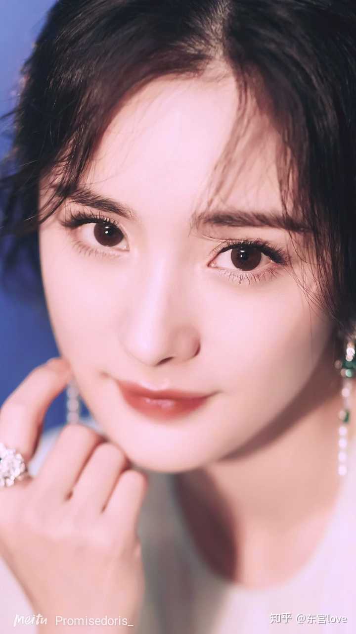 你觉着中国大陆女演员中古装和现代装最美的是谁(颜值