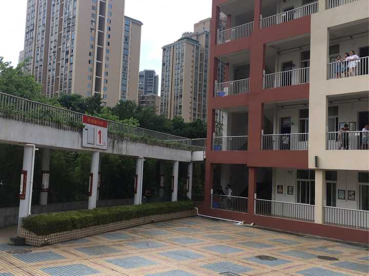 在柳州十二中就读一种怎样的体验?