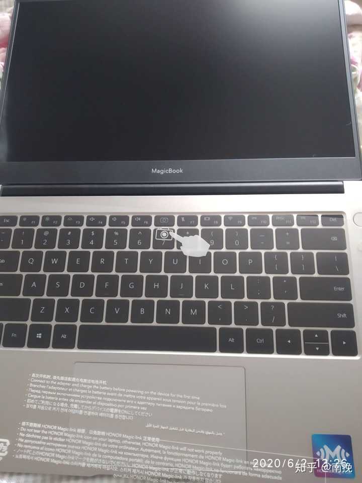 求适合女生的便携笔记本电脑,预算5000以下,大二,平时