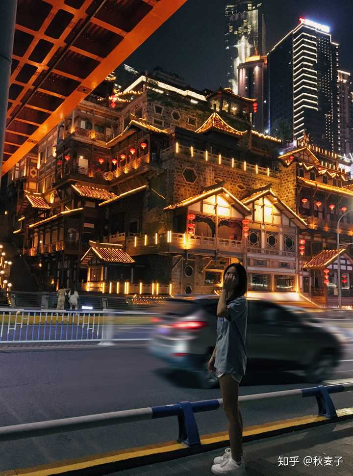 放几张去重庆旅游的照片～嘿嘿 重庆夜景真的很好看!火锅贼香!贼辣