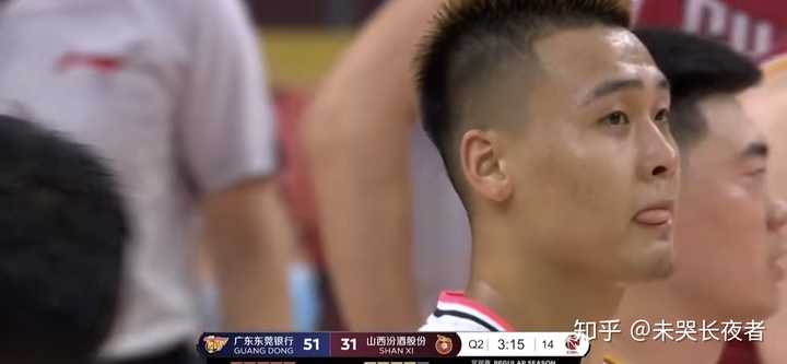赵睿又黑又胖了……全在说他的发型丑,猕猴桃似的.