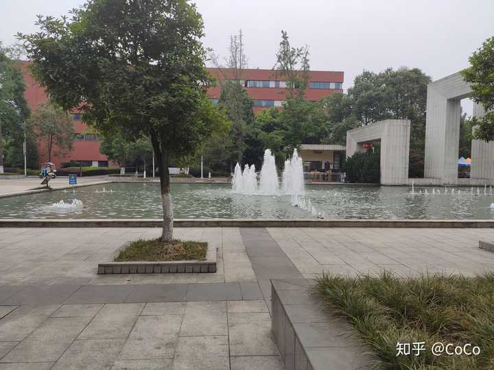 成都师范学院的校园环境如何?