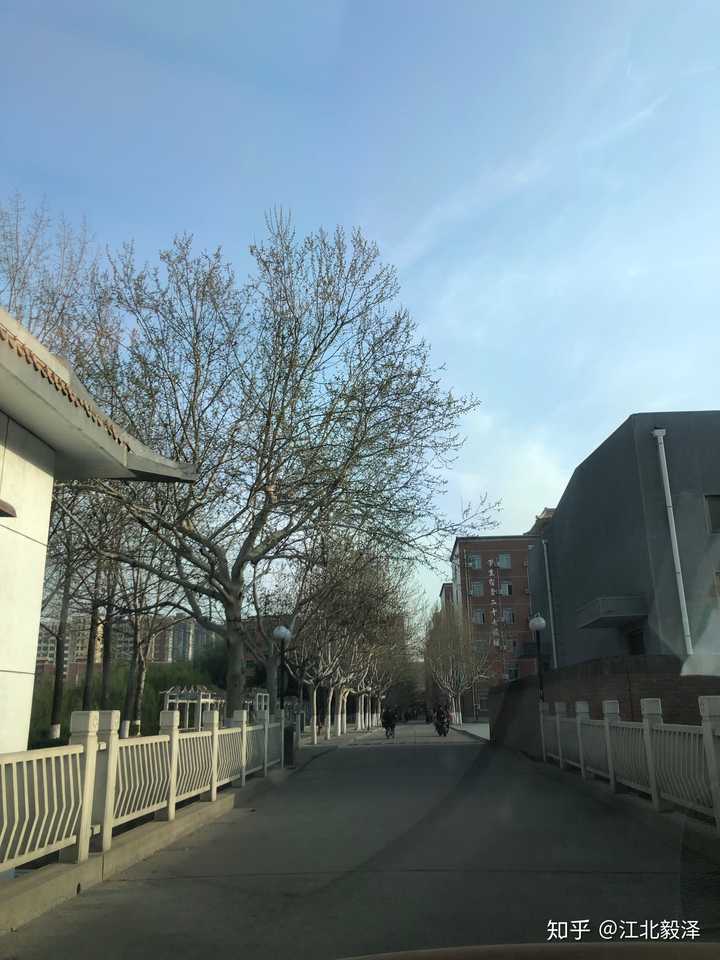 有没有郑州升达经贸管理学院的学长学姐啊宿舍条件怎么样嘞?