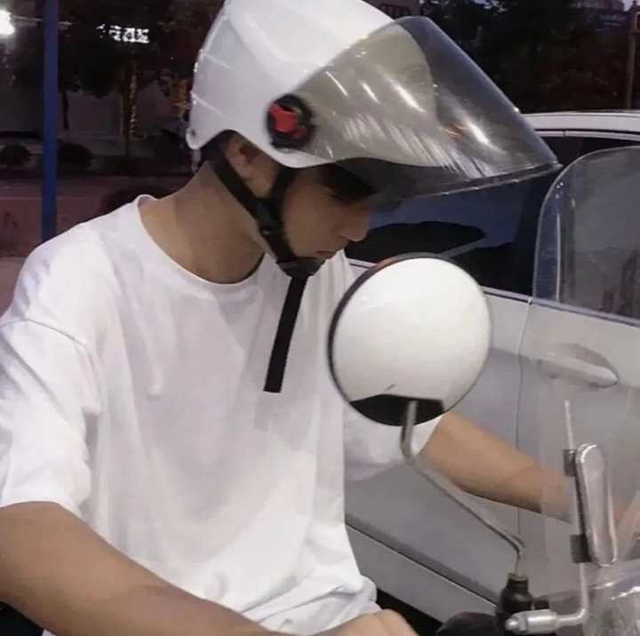 有哪些很有品位的男生头像?