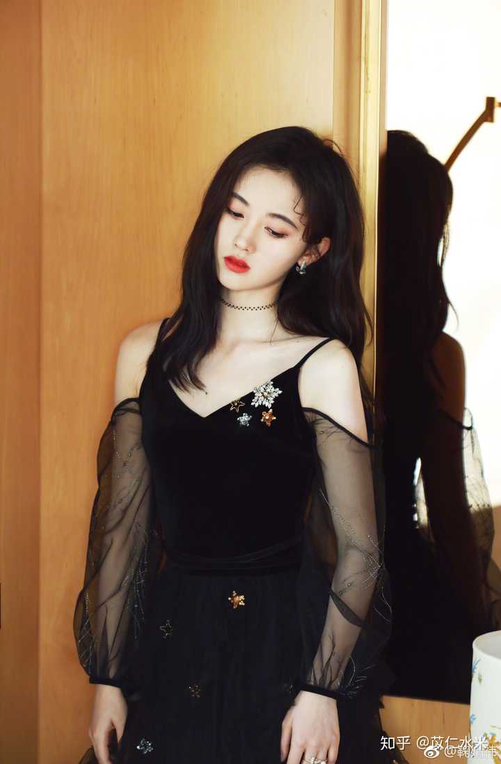 有木有好看的鞠婧祎壁纸?