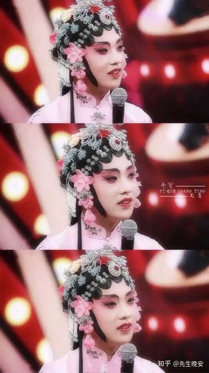 然后弹幕里,到处都是大小姐,少班主.