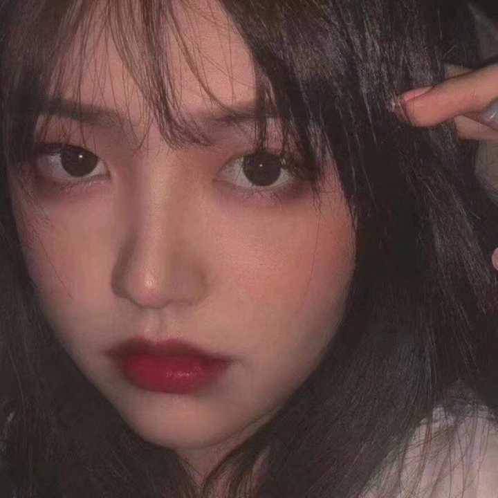 有什么好看的女生高冷的头像?