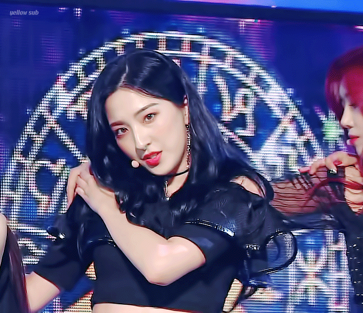 如何评价女团宇宙少女恩熙的颜?