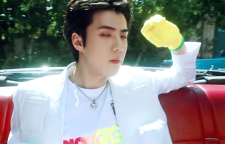 关于吴世勋的gif? - 知乎