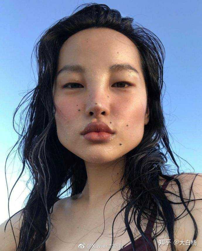 可他们觉得太普通,圆润的轮廓,小巧的五官,太女性化了,女人长这种脸太