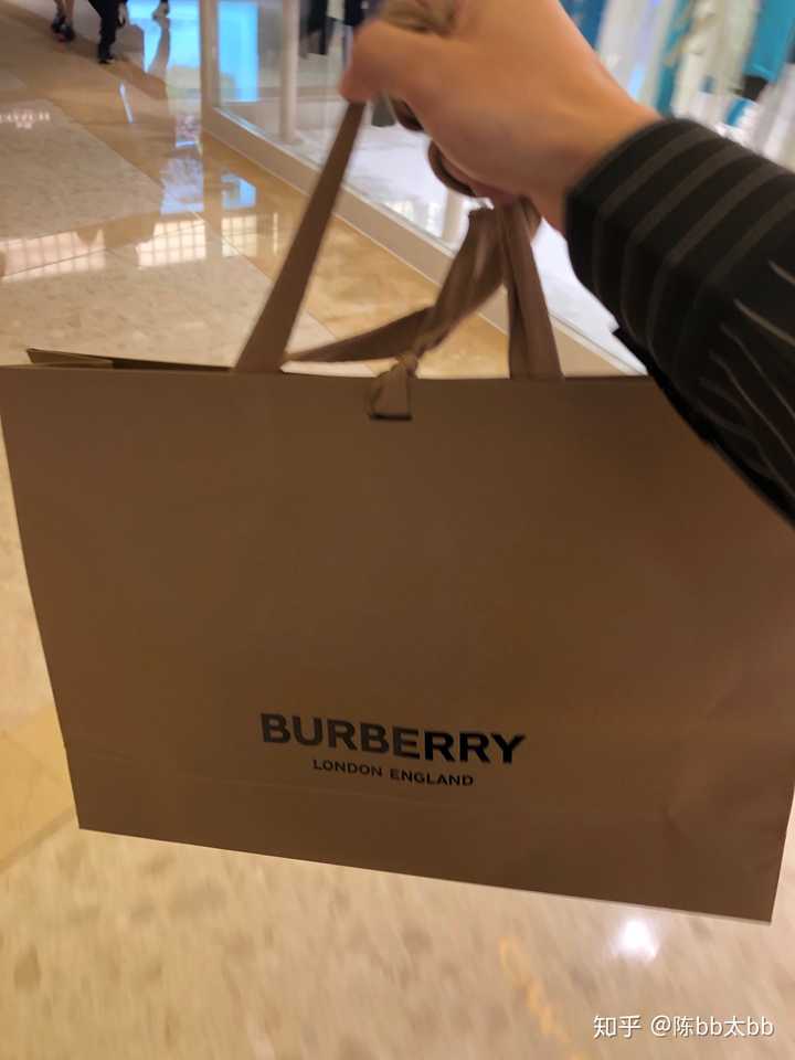 最后在免税店还带了一只burberry