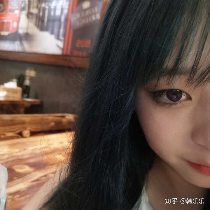 拍照只拍半张脸好看吗?