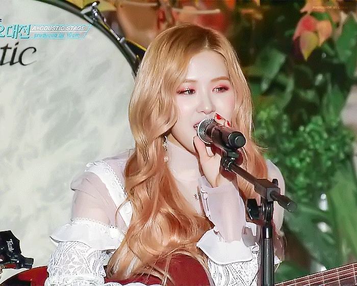 有没有blackpink rosé好看的照片?