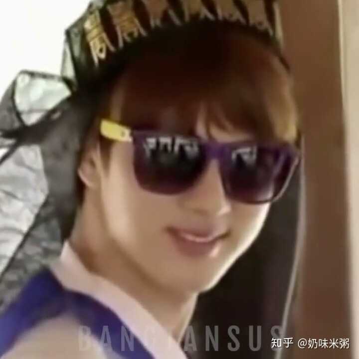 有没有穿着卫衣帽子戴着墨镜的沙雕头像?