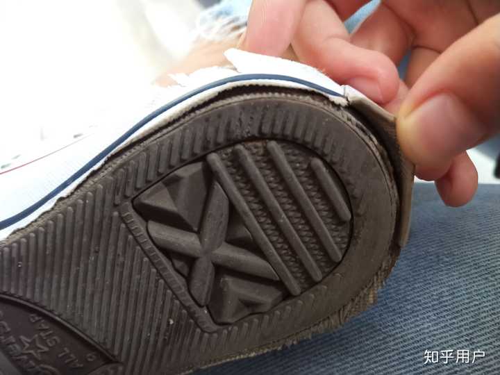 怎么评价匡威帆布脱胶的情况?