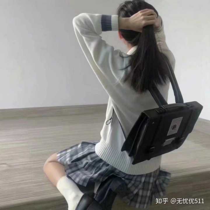 有没有这种帅气单马尾风格的头像?不要丧的哦?