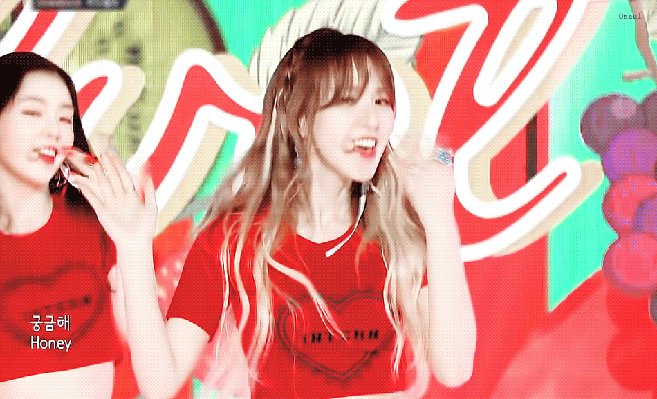 如何评价red velvet里wendy(孙胜完)的长相?