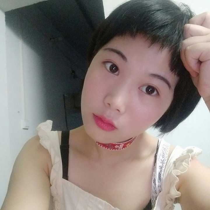 带图求问菱形脸适合什么发型.