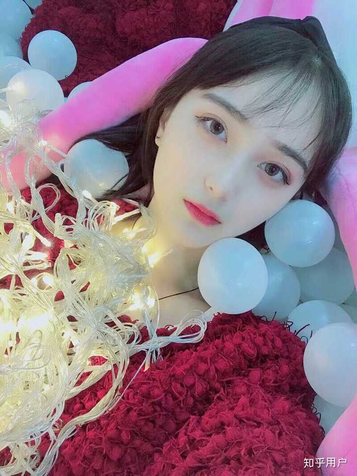 每次看都在想 怎么会有这么好看的小姐姐啊 真的是太好看了.