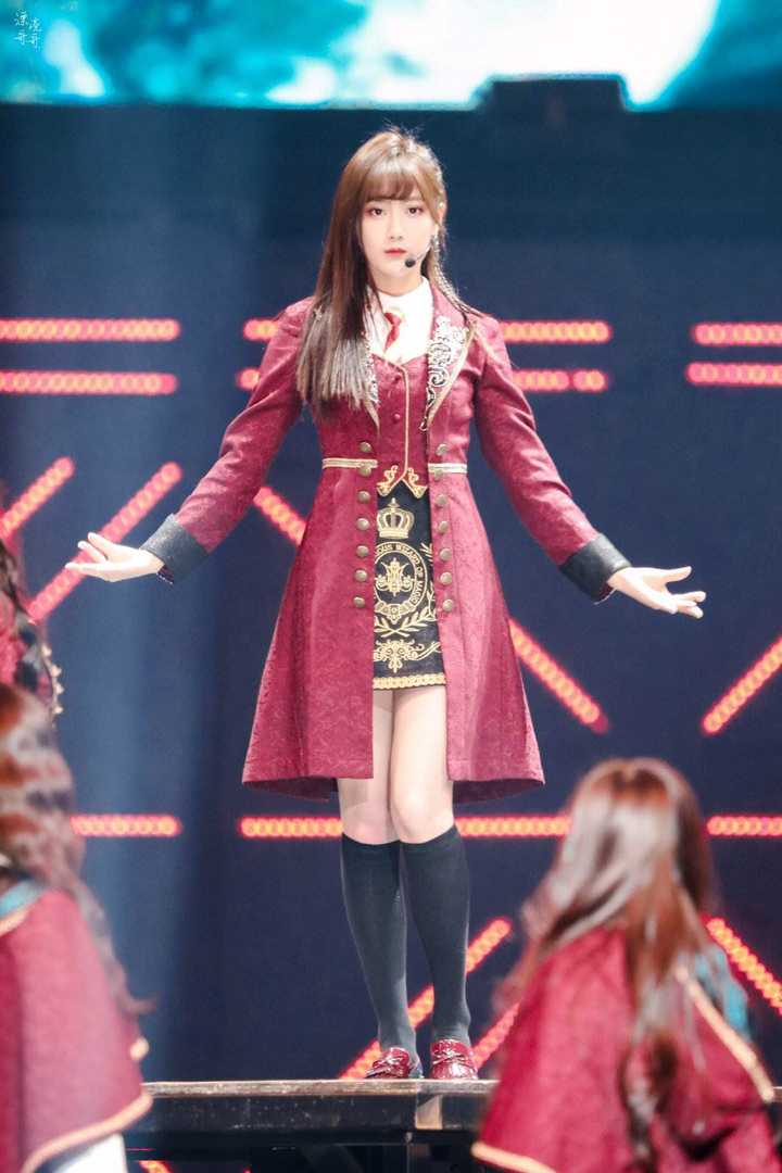 如何评价李艺彤在snh48第六届偶像年度人气总决选演唱