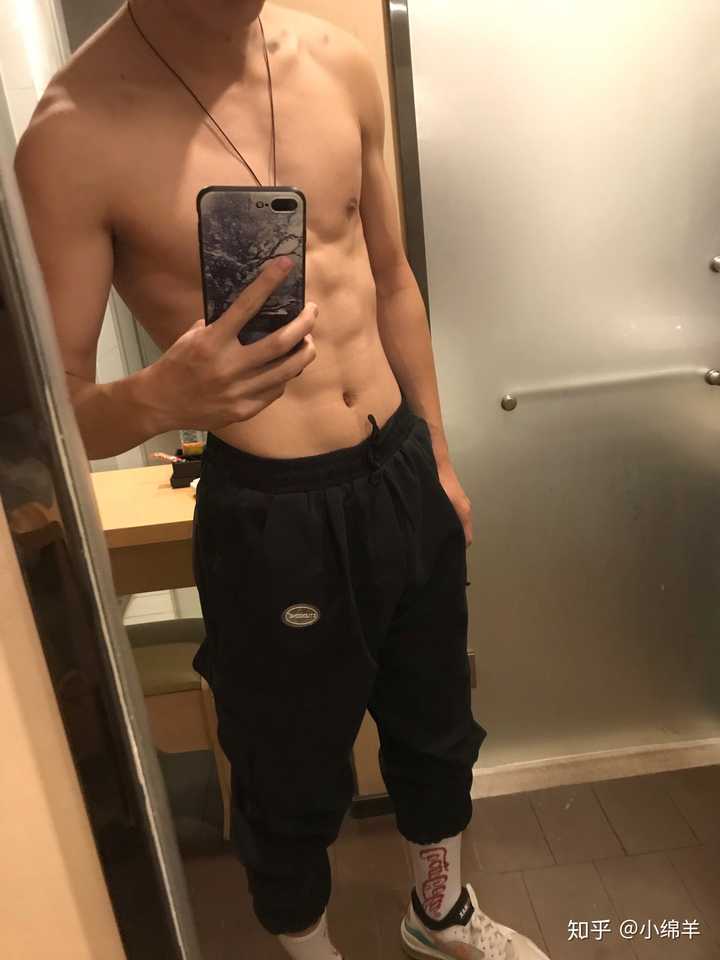 男孩的腹肌真的对女孩有吸引力吗?