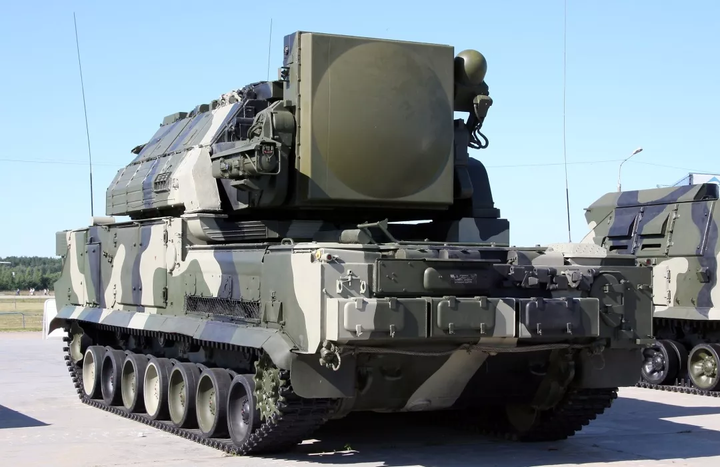 tor-m1导弹系统的运输发射及雷达车 / wikipedia