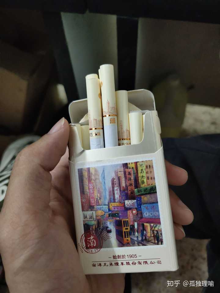 后来听说东方之珠奶茶很香甜,口感很好,就试了一包,真的挺不错的,淡淡