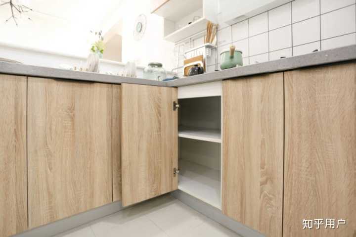 上 双饰面板,正反面都一样 图源:住范儿北京样板间