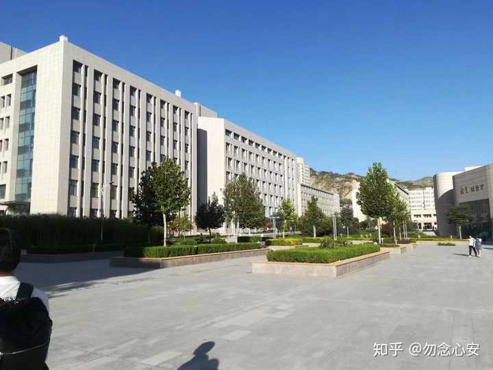西北师范大学的图书馆或教室环境如何?是否适合上自习