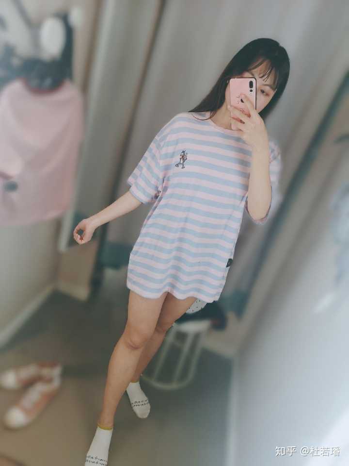 还是不放闺蜜照片啦 放一张我瘦下来之后的照片吧