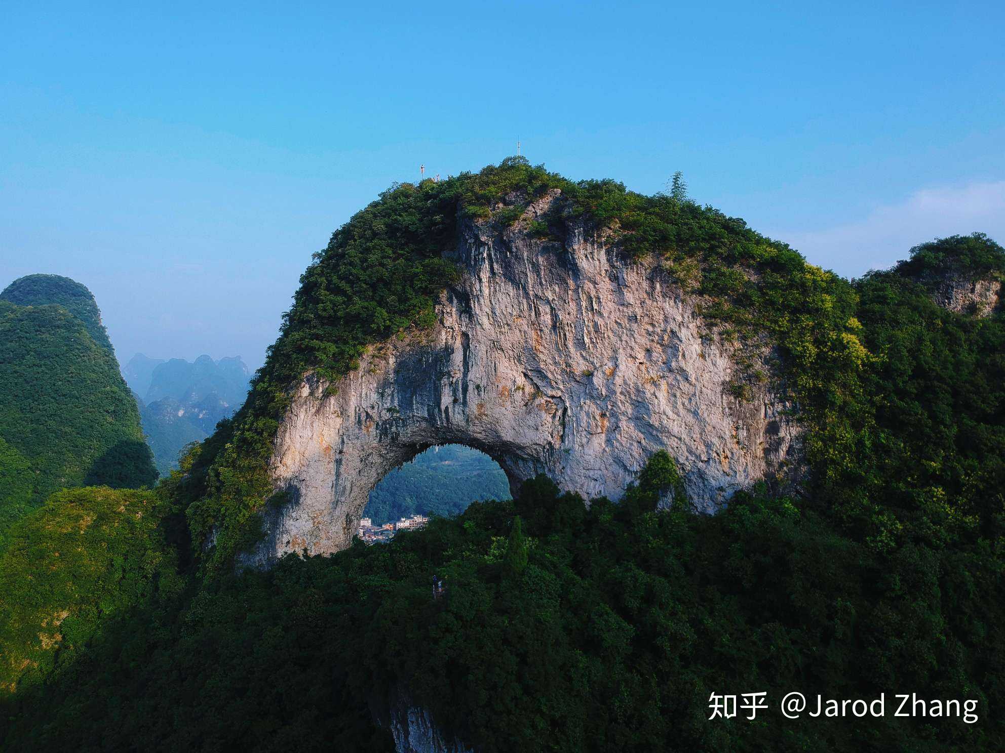 阳朔月亮山