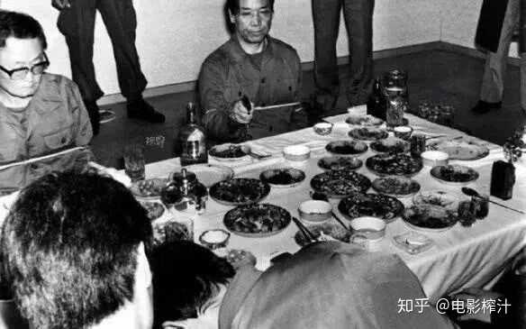 朴正熙遇刺案现场还原照(持枪者为金载圭)