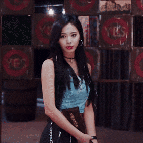 twice 成员周子瑜有哪些惊为天人的瞬间?