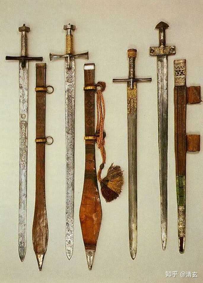 乍一看是中世纪欧洲的武装剑的仿制品,但其实是阿拉伯直剑在非洲的