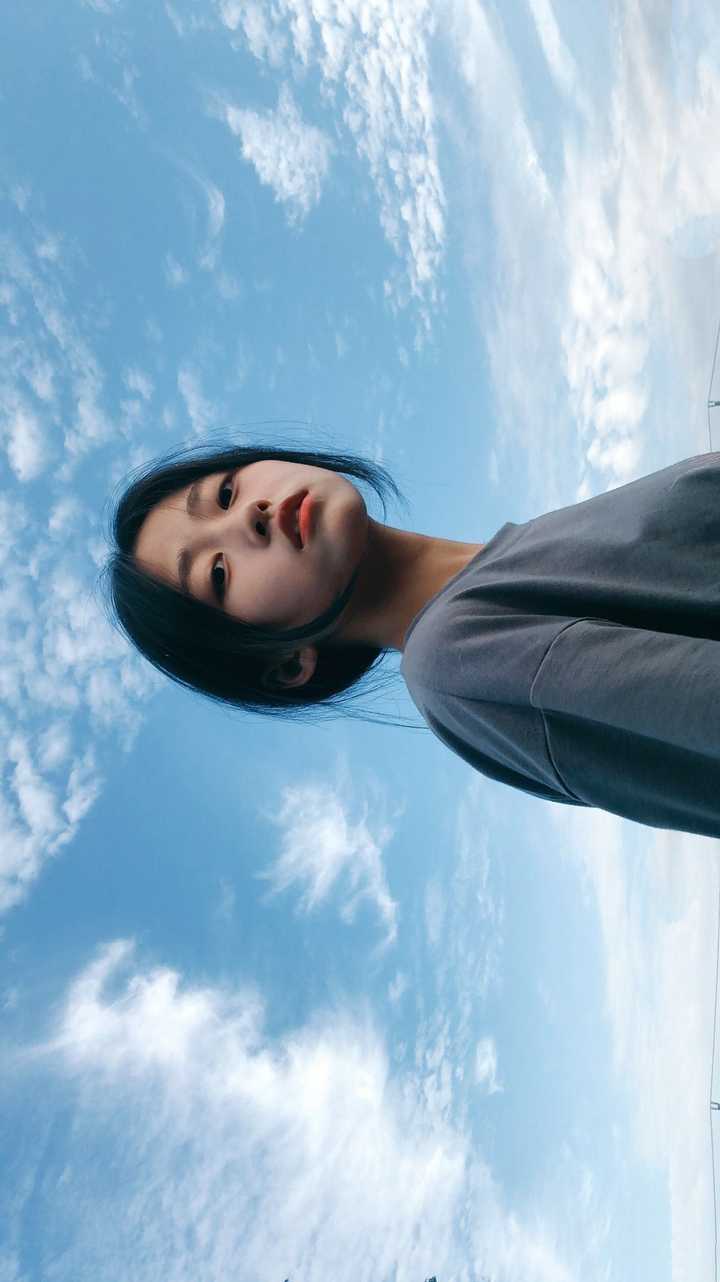 有哪些好看的全面屏渣男壁纸?