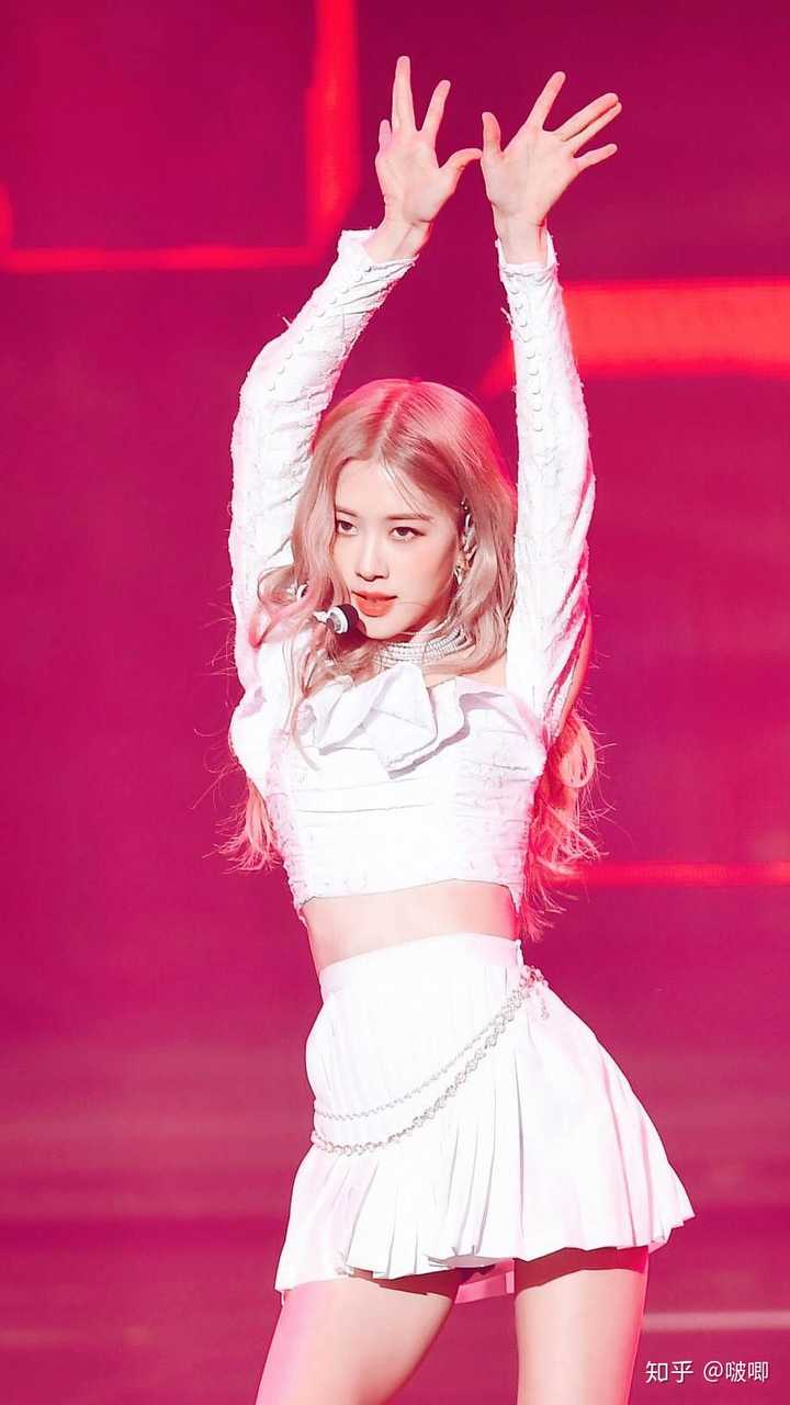 有没有blackpink罗婕ins的图啊,真的很吃她的颜啊?