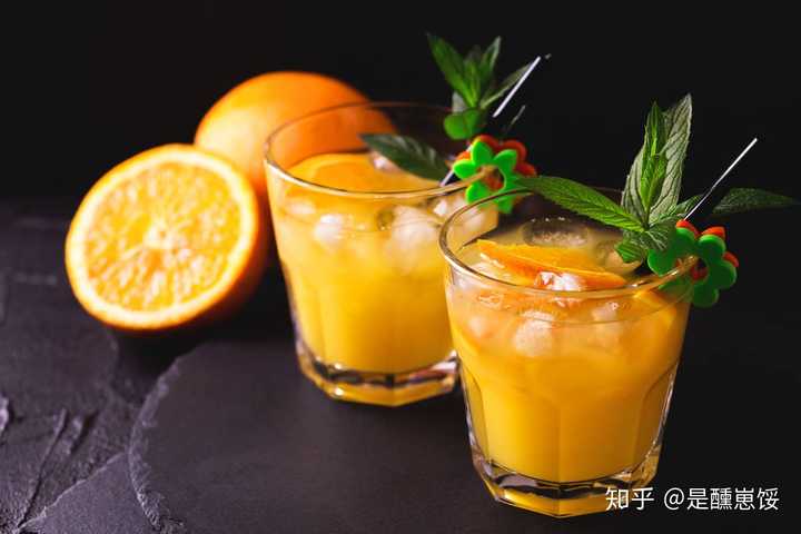 螺丝刀鸡尾酒的两种主要成分是什么?