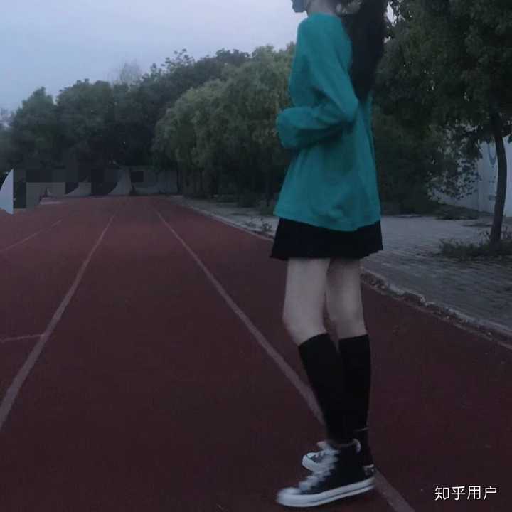 高中时素颜就好看的女生长大化妆后岂不是逆天吗?