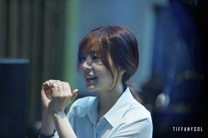 sunny作为李秀满的侄女不应该有很多资源吗 为什么现在感觉查无此人?