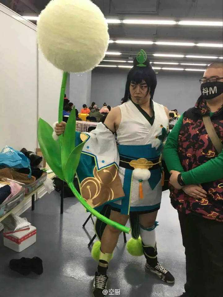 有哪些身材一般颜值一般的人可以出的cosplay?