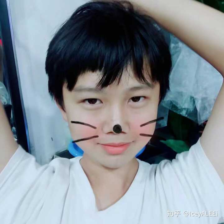 而且他才初一就170cm哈哈哈哈哈有前途的小伙子!