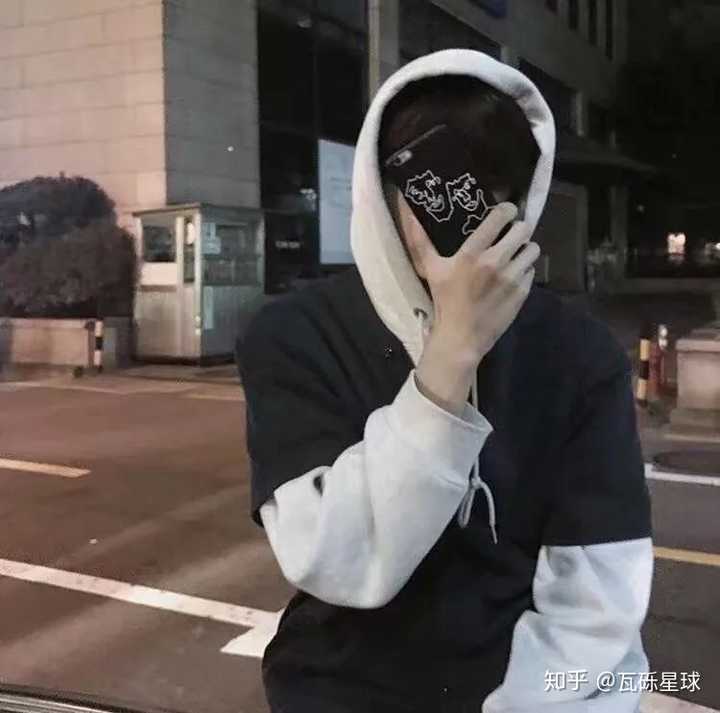 有哪些适合男生用的超级酷的微信头像?