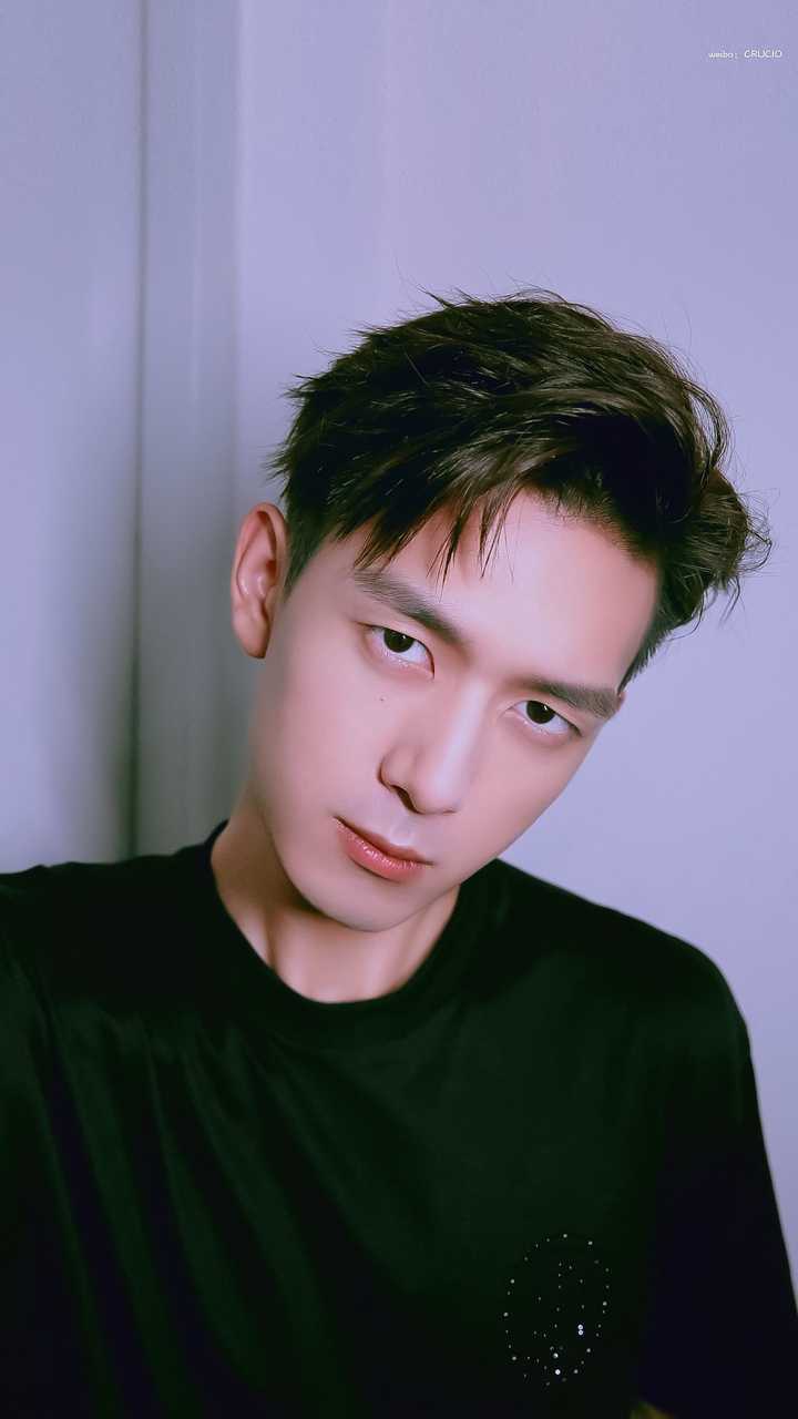 有没有小可爱有李现无水印壁纸图片?