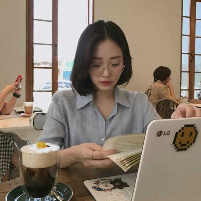 请问有哪些安静看书的女孩子的头像呢～?