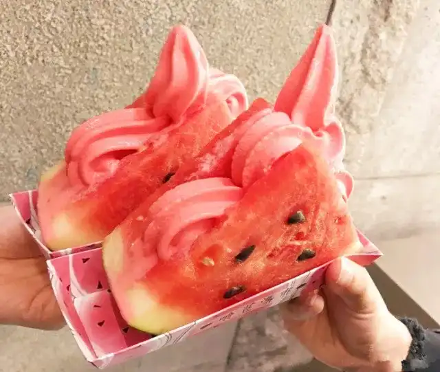 西瓜冰淇淋