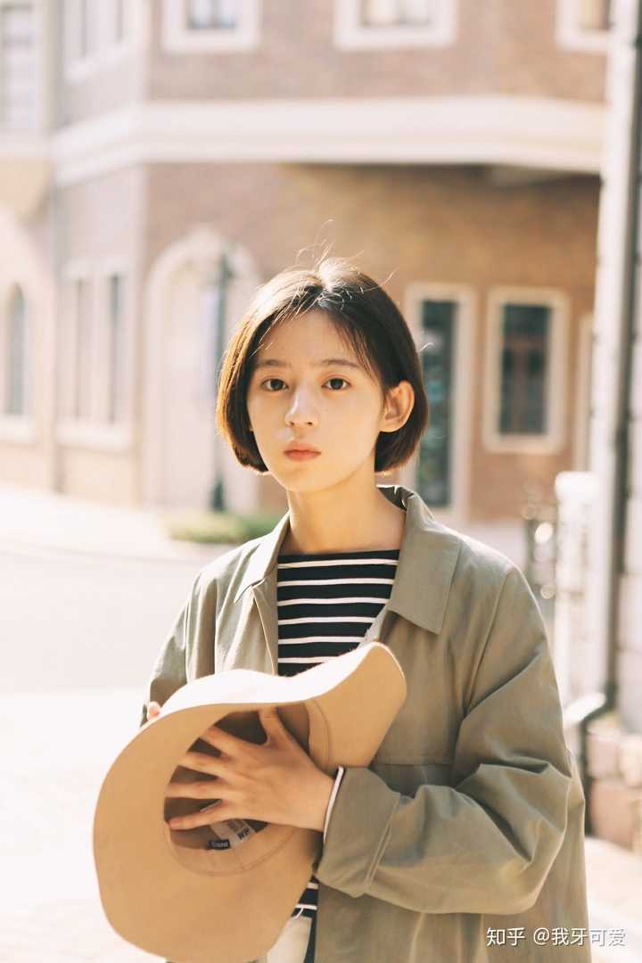 请问有哪些好看的适合女学生的短发发型推荐?