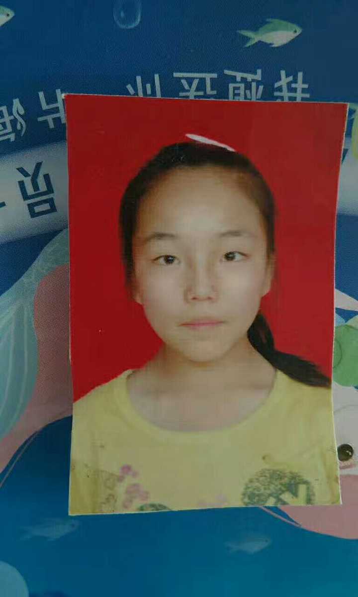 找不到初中的照片随便在家里翻了一张初中体检时的照片…那时我还有