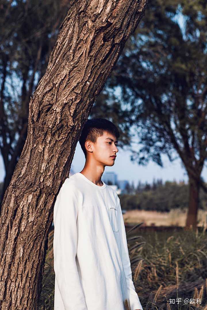 家里有个很帅的弟弟是种怎样的体验?