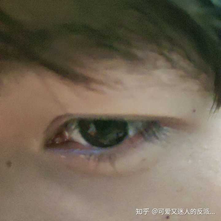 男生眼睫毛很长是什么体验?