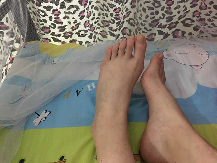 女孩子有一双很好看的脚是一种什么样的体验?